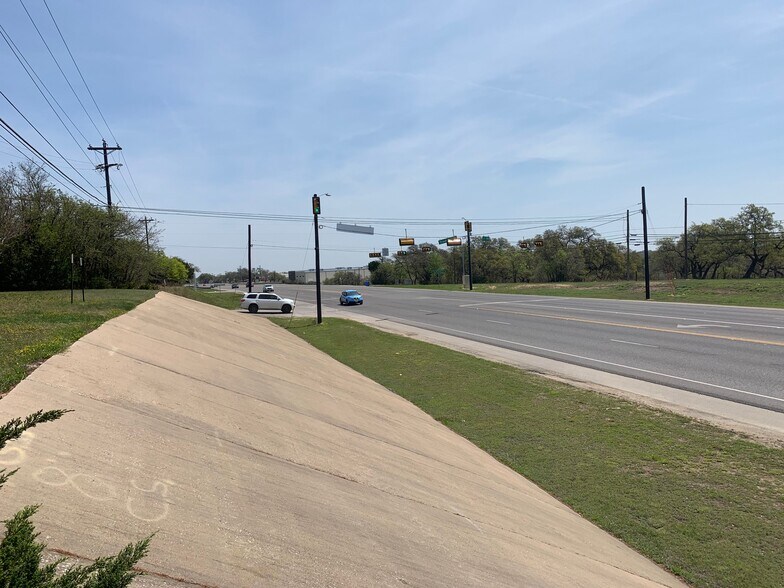 More Photos Of 4225 E Highway 290, Dripping Springs Office For Lease