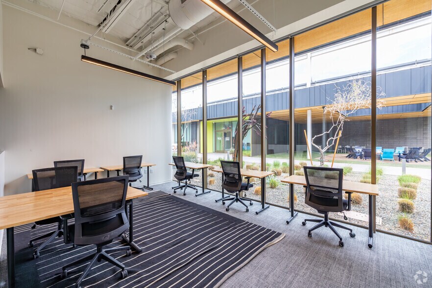 More Photos Of 3110 N Central Ave, Phoenix Coworking Space