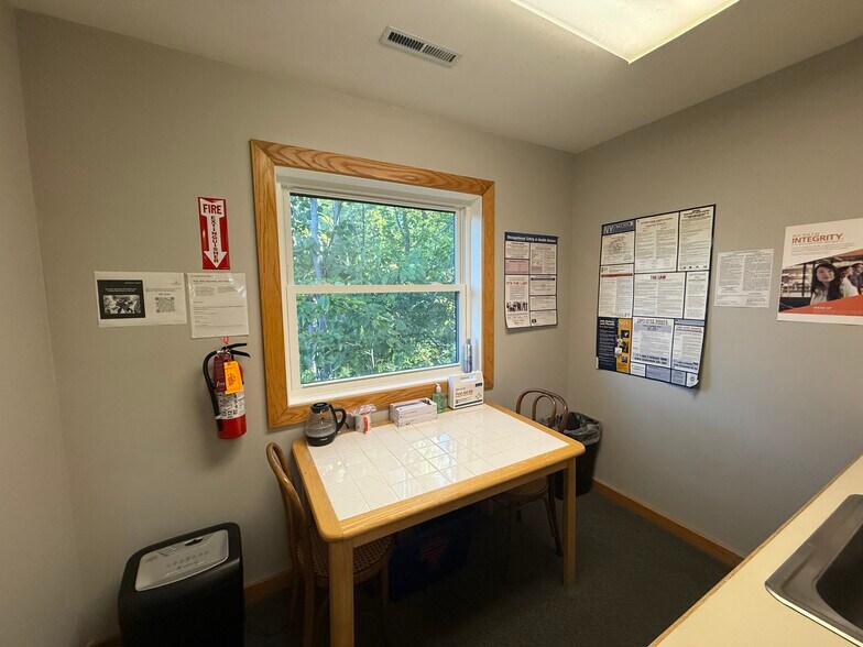 More Photos Of 8287-8289 Loop Rd, Baldwinsville Office For Lease