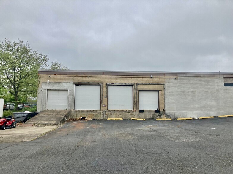 More Photos Of 371 Essex Rd, Tinton Falls Warehouse For Sale
