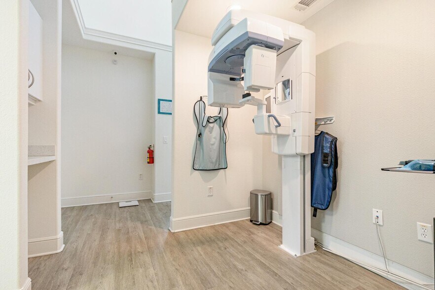 More Photos Of 410 Park Grove Dr, Katy Healthcare For Lease