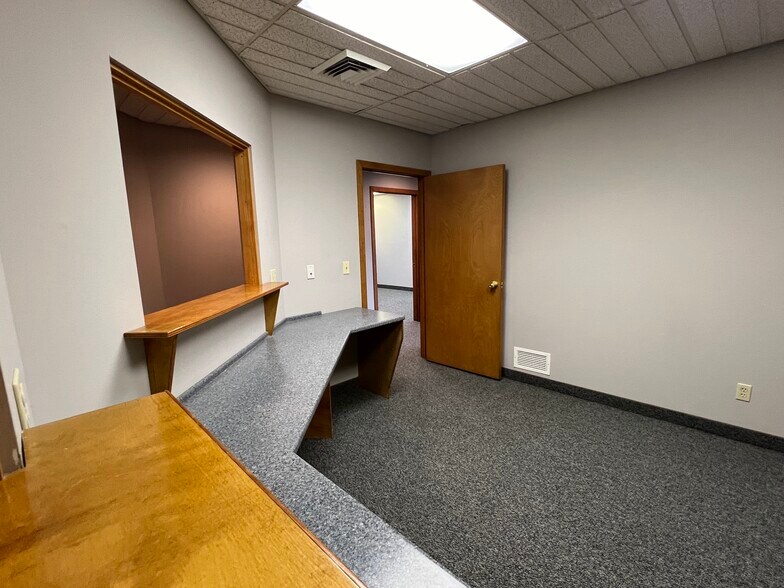 More Photos Of 104 Moody St, Ludlow Medical For Lease