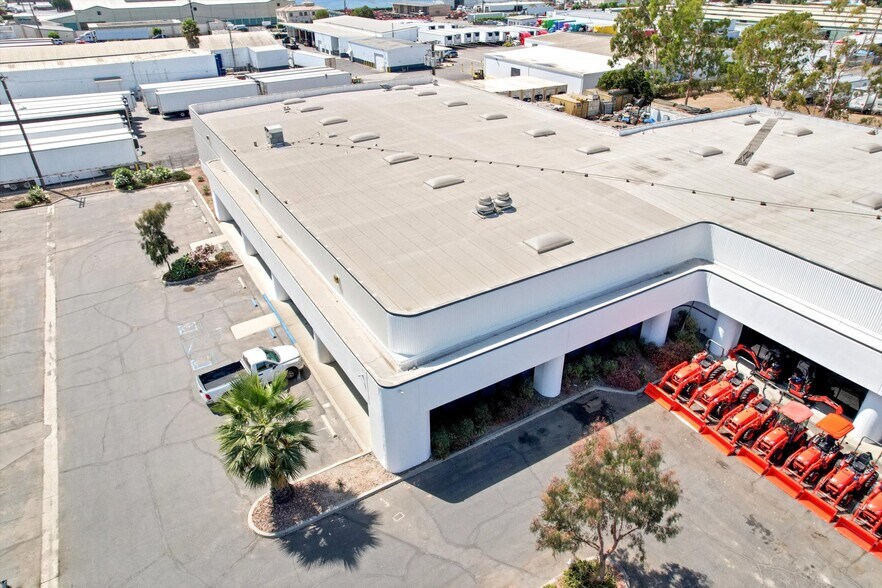 More Photos Of 167 Lambert St, Oxnard Warehouse For Lease