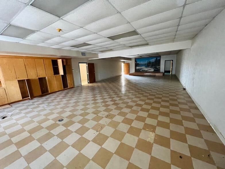 More Photos Of 1150 Fuller Dr, Dallas Religious Facility For Sale