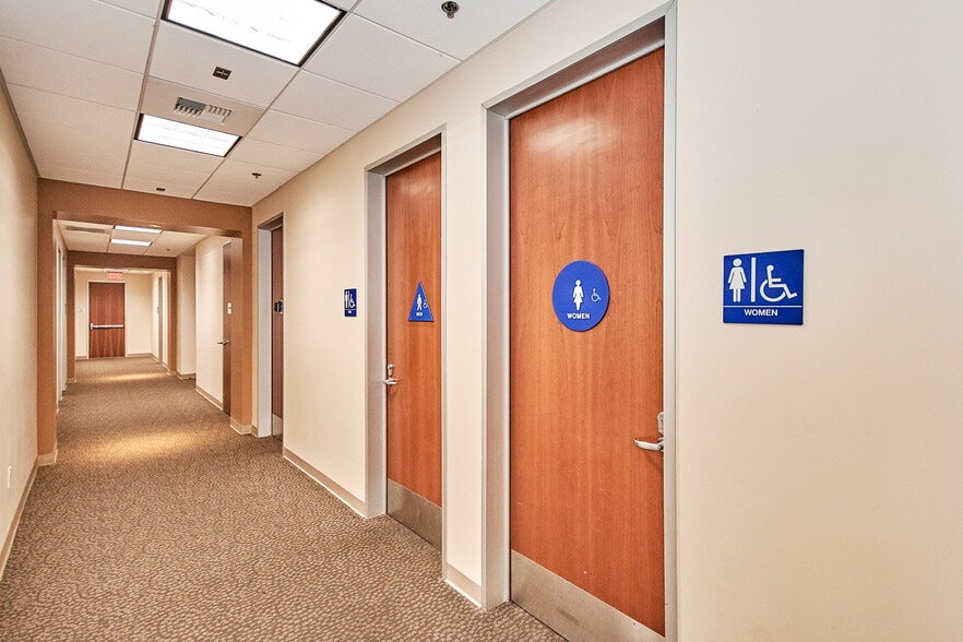 More Photos Of 18 Endeavor, Irvine Medical For Lease