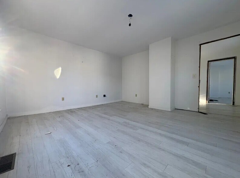 More Photos Of 113 Hawley St, Binghamton Office Residential For Lease