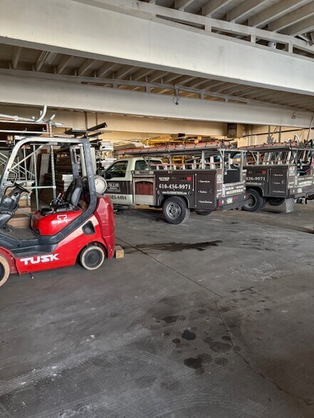 More Photos Of 237 Clifton Ave, Collingdale Light Distribution For Sale