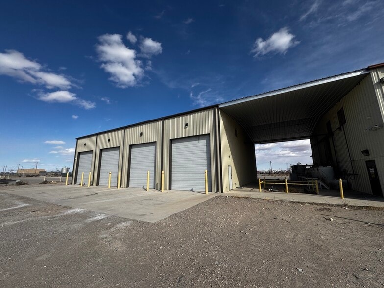 More Photos Of 2401 Sivley Rd, Artesia Truck Terminal For Sale