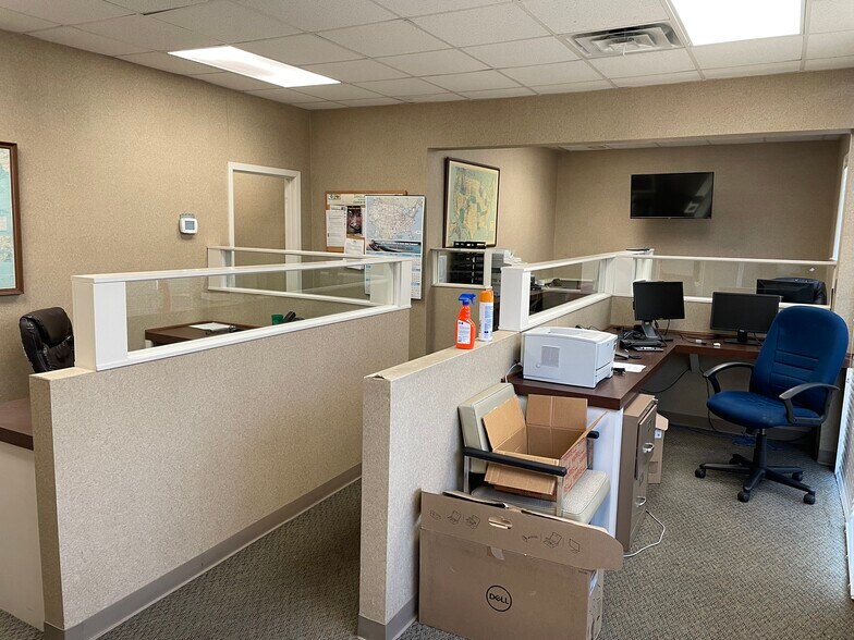 More Photos Of 5500 US-80, Jackson Manufacturing For Sale