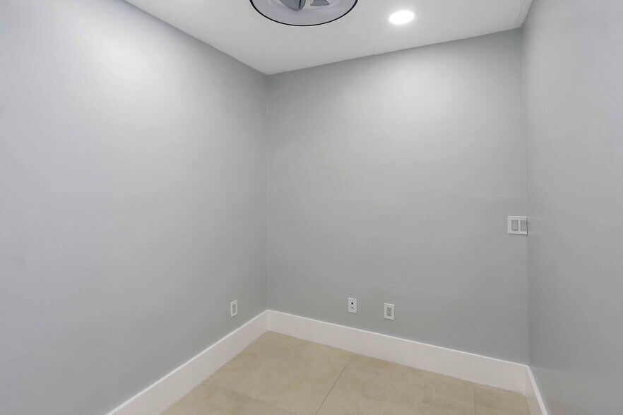 More Photos Of 70 NW 8th St, Homestead Medical For Lease