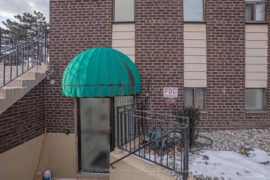 More Photos Of 3173 Erindale Station Rd, Mississauga Medical For Sale