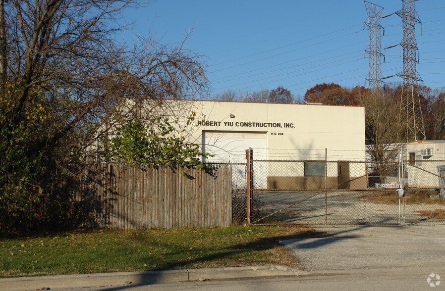 Primary Photo Of 11S204 Madison St, Burr Ridge Manufacturing For Sale