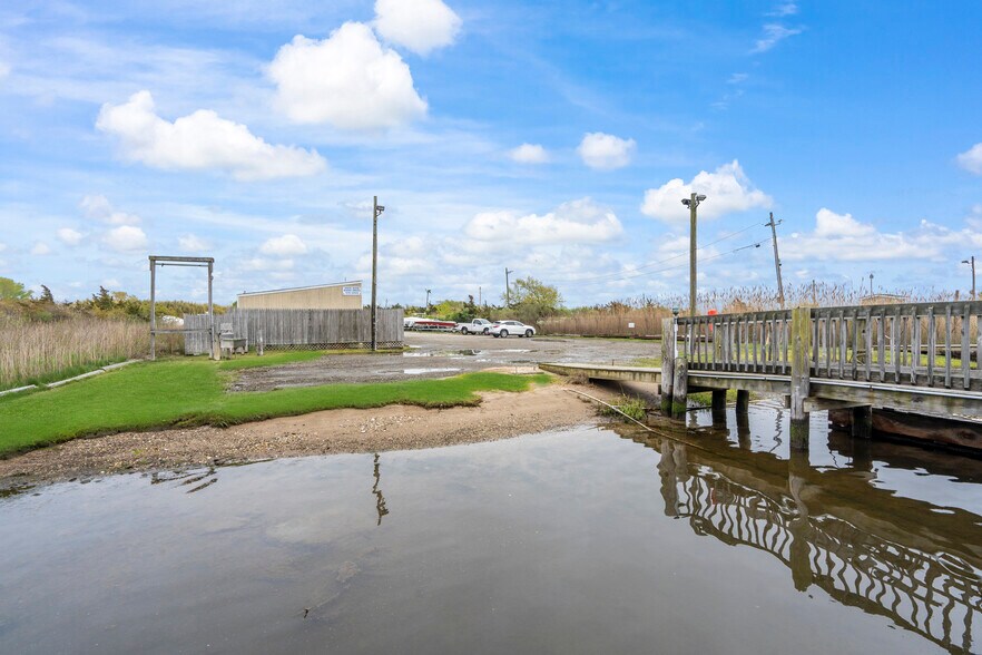 More Photos Of 300 Pine Neck Ave, East Patchogue Marina For Sale