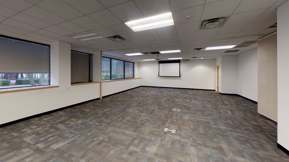 More Photos Of 7001 Pinecrest Rd, Raleigh Office For Lease
