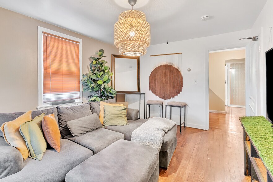 More Photos Of 478 Fabyan Pl, Newark Apartments For Sale