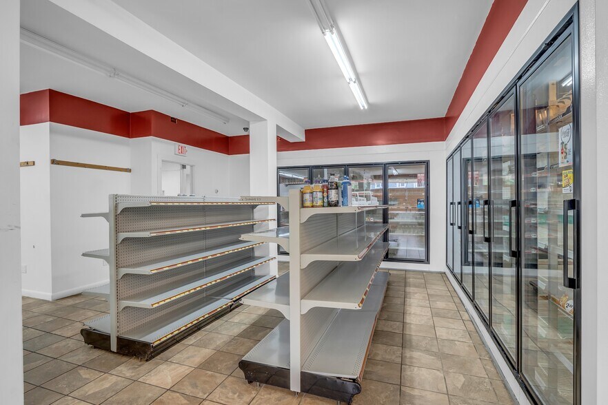 More Photos Of 288 Washington St, Peabody Convenience Store For Sale