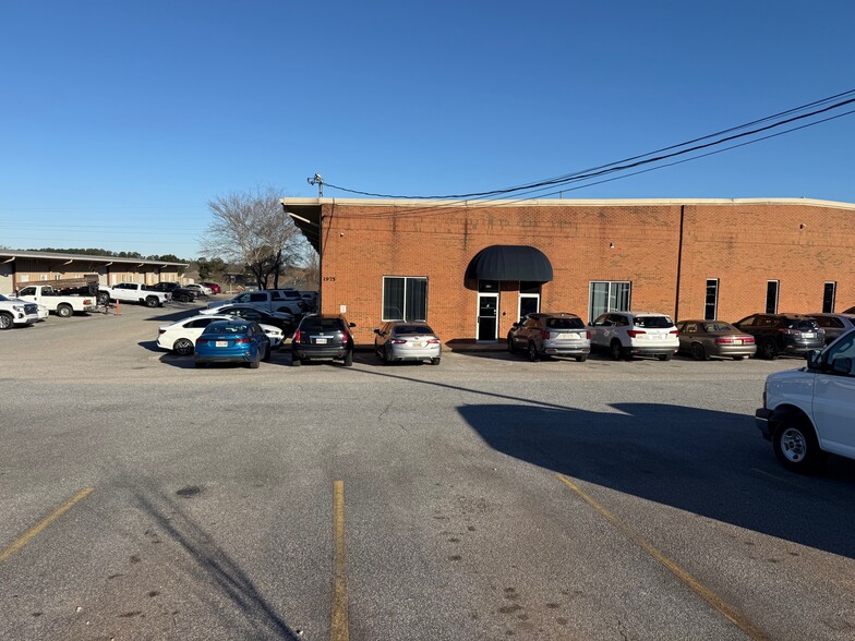 More Photos Of 1975 Mall Blvd, Auburn Warehouse For Lease