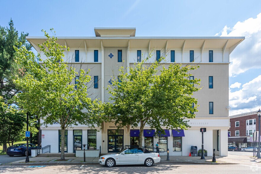 More Photos Of 8 Grove St, Wellesley Office For Lease