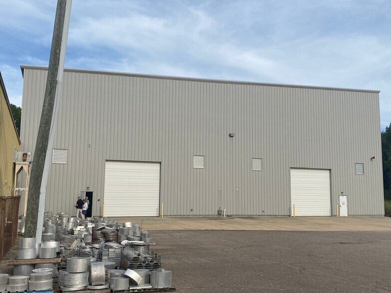 More Photos Of 1033 Cavalier Blvd, Chesapeake Manufacturing For Sale