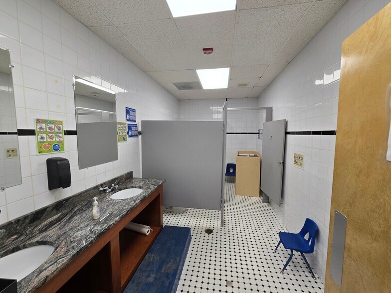 More Photos Of 80 Woodrow Rd, Staten Island Daycare Center For Lease