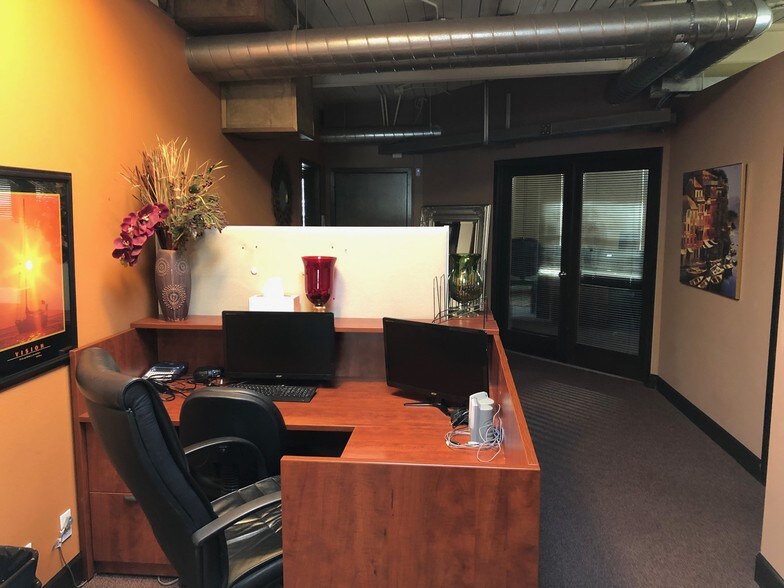 More Photos Of 112 E Stewart Ave, Puyallup Office For Lease