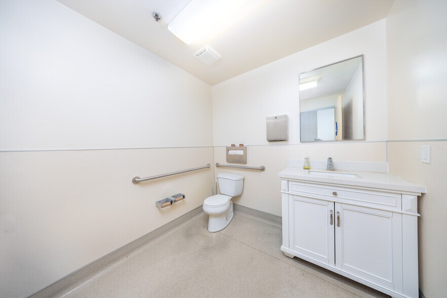 More Photos Of 201 N Corona Ave, Ontario Distribution For Sale