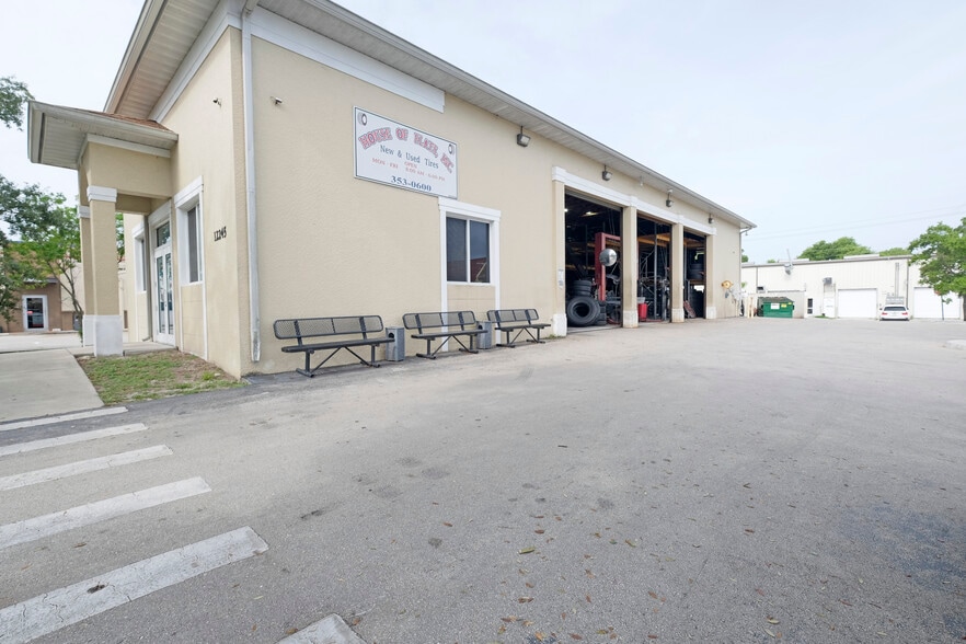 Primary Photo Of 12245 Collier Blvd, Naples Auto Repair For Sale