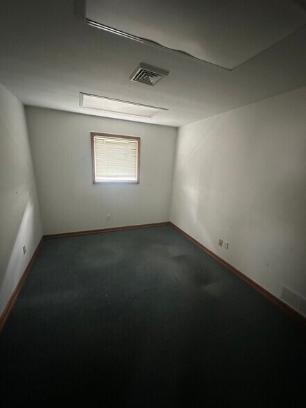 More Photos Of 227 Rockdale Rd, Follansbee Office For Lease