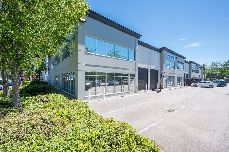 More Photos Of 9770 196 A St, Langley Twp Showroom For Lease