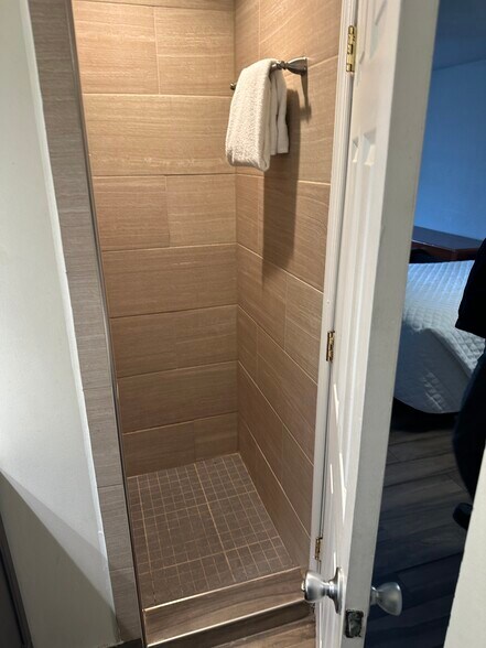 More Photos Of 3140 Kaylor Park dr, Harrisonburg Hotel For Sale