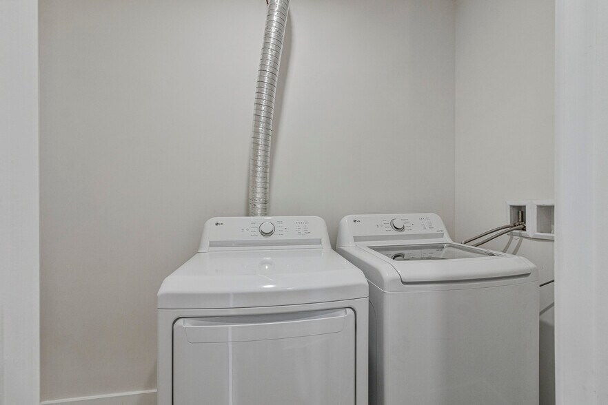 More Photos Of 1140 17th St NE, Washington Apartments For Sale