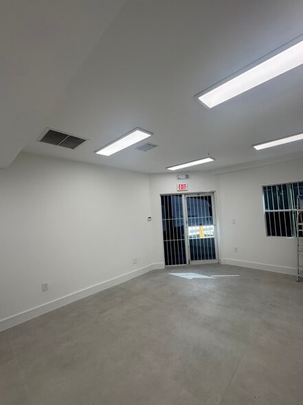 More Photos Of 9450 NW 58th St, Miami Warehouse For Lease