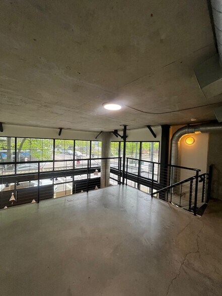 More Photos Of 1030 NW 12th Ave, Portland Apartments For Lease