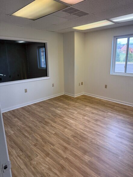 More Photos Of 1428 US-119, Mount Pleasant Truck Terminal For Sale