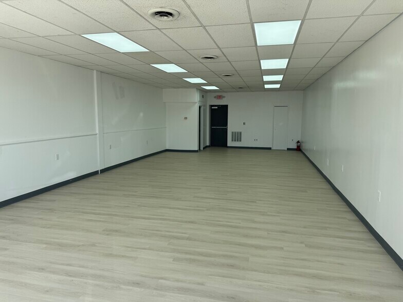 More Photos Of 307-341 E 11 Mile Rd, Madison Heights Unknown For Lease