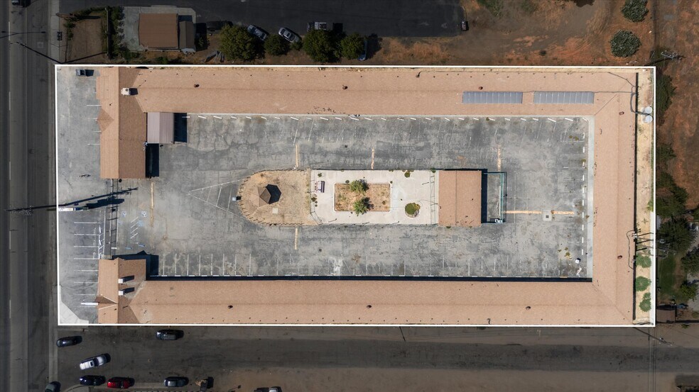 More Photos Of 1010 S Union Ave, Bakersfield Hotel For Sale