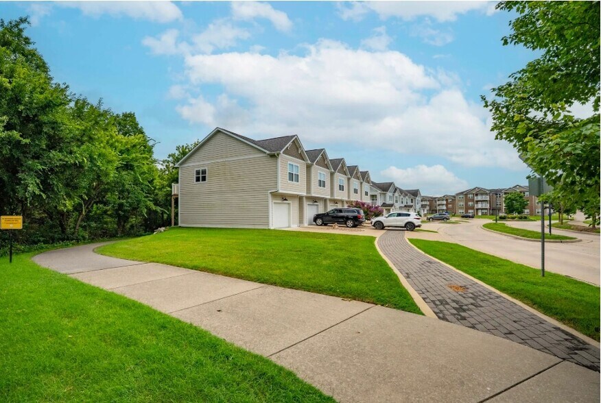 More Photos Of 2020 Walden Blvd, Cape Girardeau Apartments For Sale