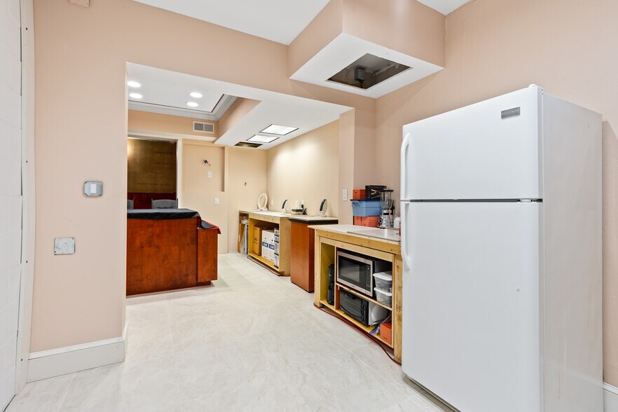 More Photos Of 974 S Nova Rd, Ormond Beach Industrial For Sale