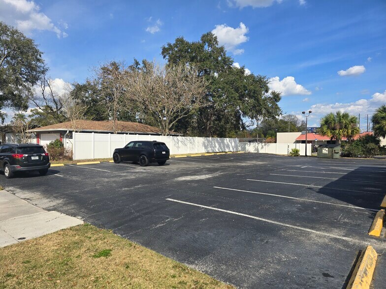 More Photos Of 7201-7205 Aloma Ave, Winter Park Office For Lease