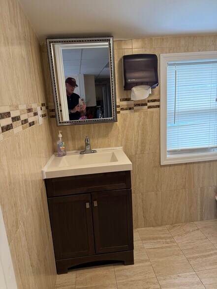 More Photos Of 90 Medford Ave, Patchogue Medical For Sale