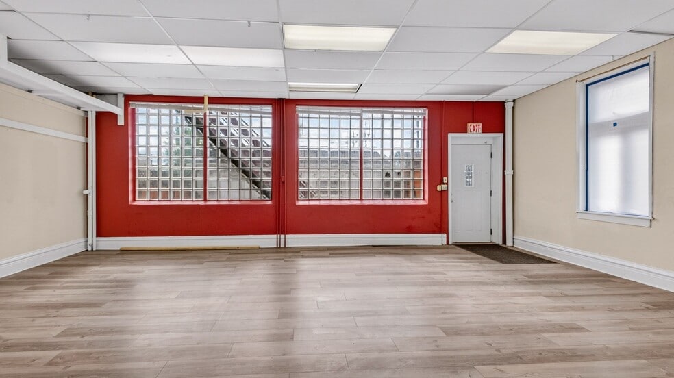 More Photos Of 110 W 2nd St N, Ladysmith General Retail For Sale