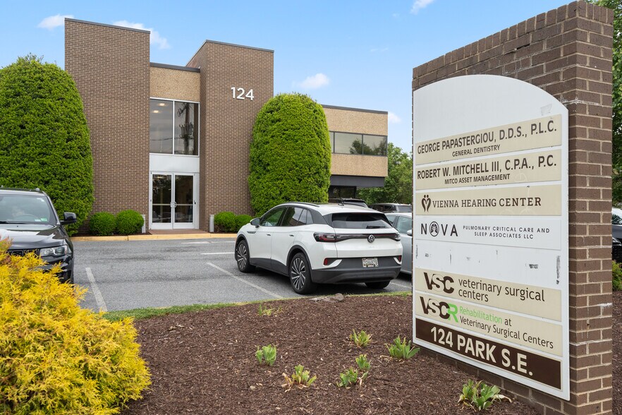 More Photos Of 124 Park St SE, Vienna Medical For Lease