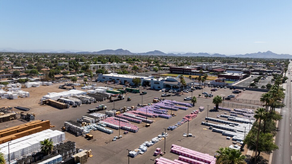 More Photos Of 4600 W Glendale Ave, Glendale Industrial For Sale