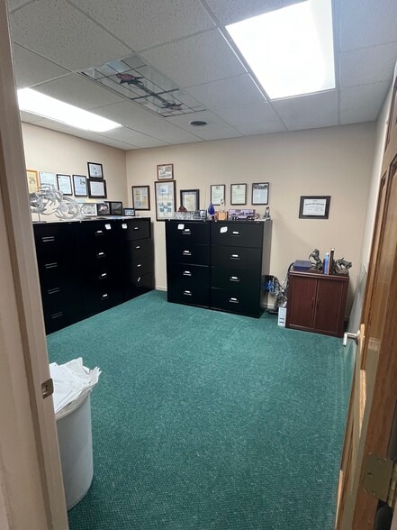 More Photos Of , Des Moines Office For Sale