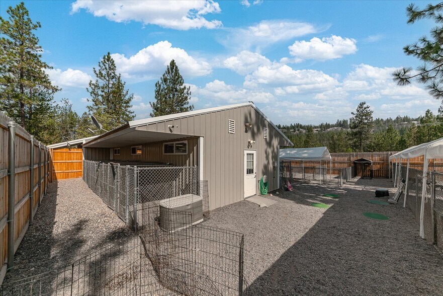 More Photos Of 6297 Sundown Dr, Nine Mile Falls Specialty For Sale