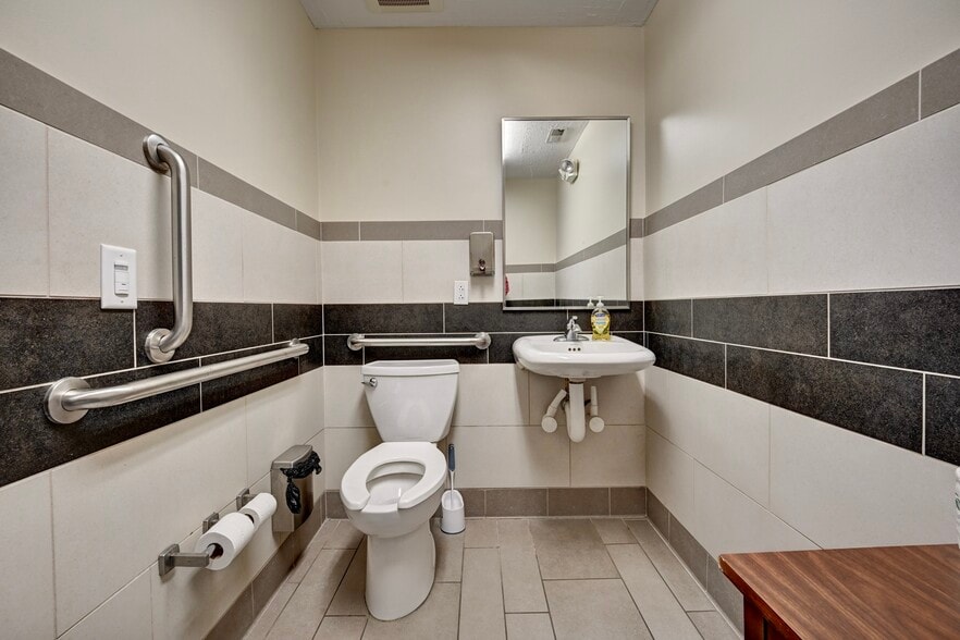 More Photos Of 341 Graff Rd, New Philadelphia Freestanding For Sale