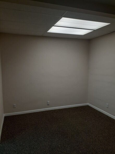 More Photos Of 7120-7190 Seminole Blvd, Seminole Office For Lease