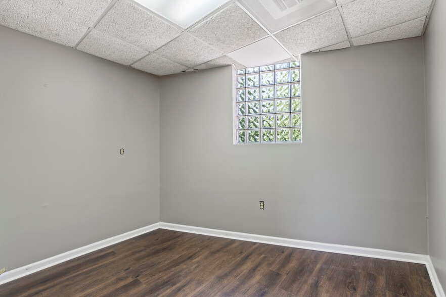 More Photos Of 101 Railroad Ave, Carnegie Warehouse For Sale