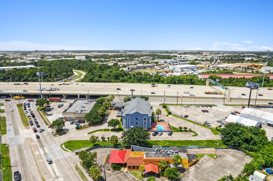 More Photos Of 17550 Northwest Fwy, Houston Hotel For Sale