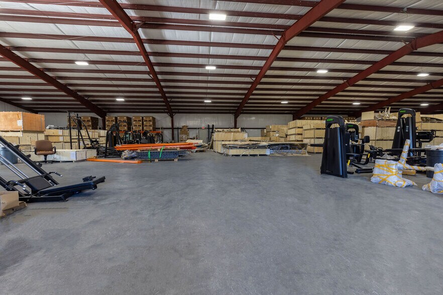 More Photos Of 368 Nike Rd, Jeffersonville Distribution For Lease